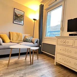  Appartement Centre Ville, T2 Avec Terrasse Et Parking Couvert.